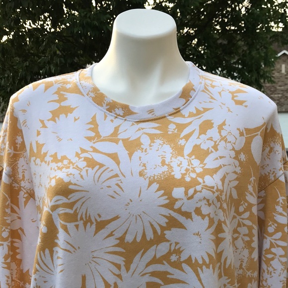 💙Sundry Crew Neck Yellow and White Floral Print Swaetshirt - Picture 4 of 14